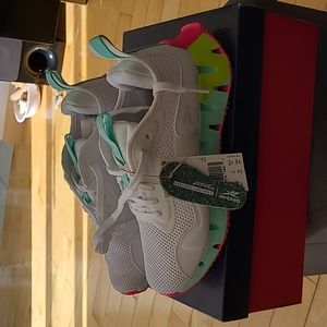 Reebok zig dynamica athletic shoes size 7.5 nwt